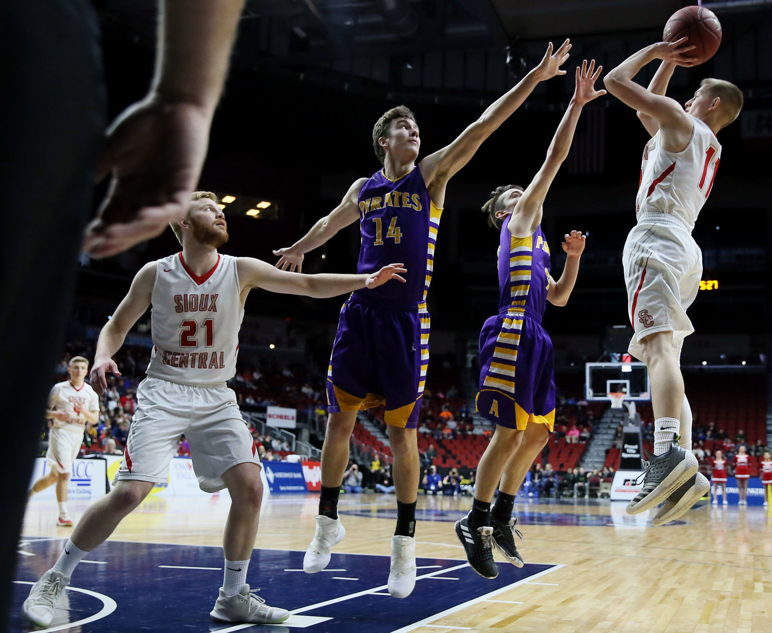 030419-SiouxCentral-Alburnett-009